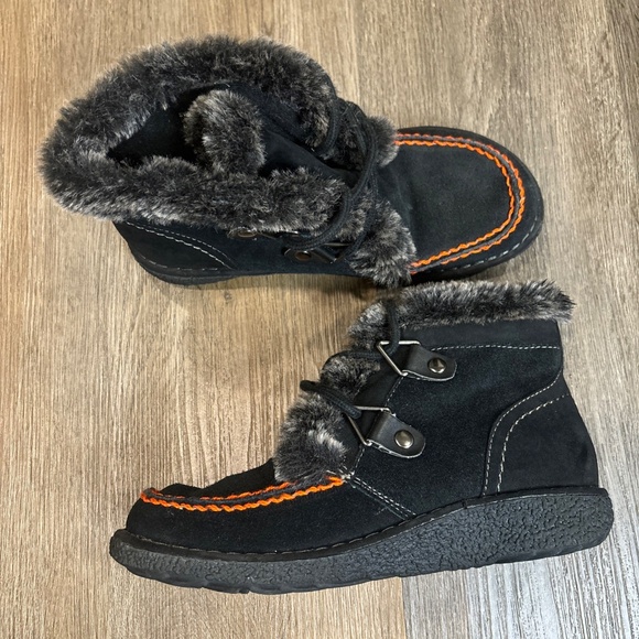 Easy Spirit Boots Women’s 8M Black Dellali Suede Fur Lace Up Square Toe Comfort - Picture 3 of 12